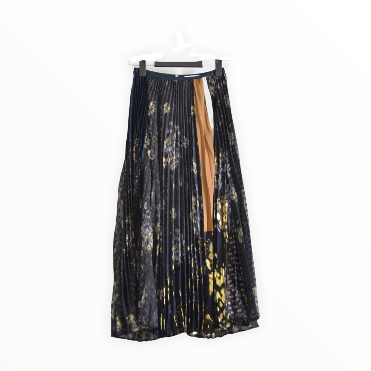 mame-kurogouchi-pleats-skirt