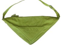 PRADA トライアングルキャンバスショルダーバッグ 2VY007 買取金額 78,000円