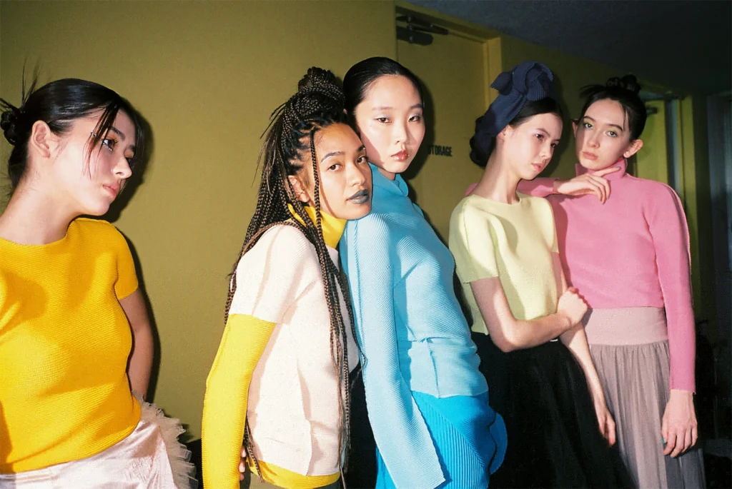 美品　希少　ISSEY MIYAKE ISライン ボウタイニット ピンク タグ付 Introducing Items “PUZZLE PLEATS” – ISSEY MIYAKE ONLINE STORE